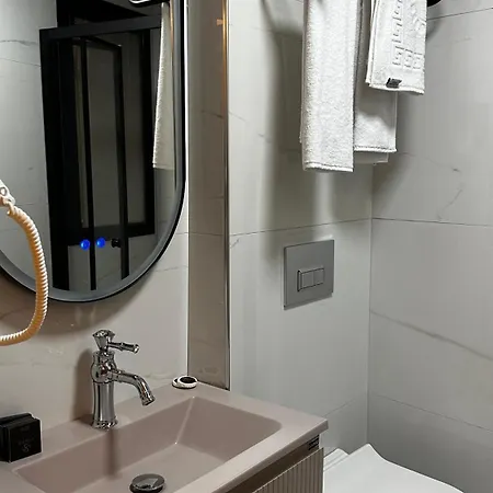 Lokka Ortakoy Hotel *