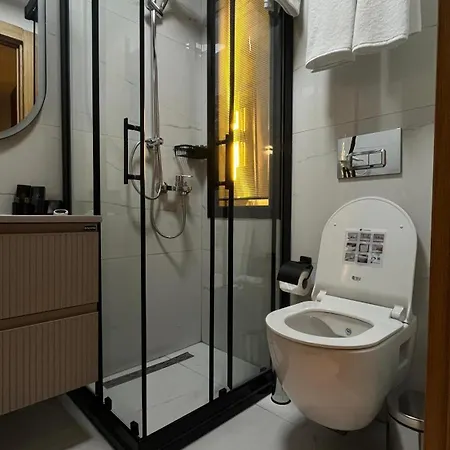Hotel Lokka Ortakoy 3*